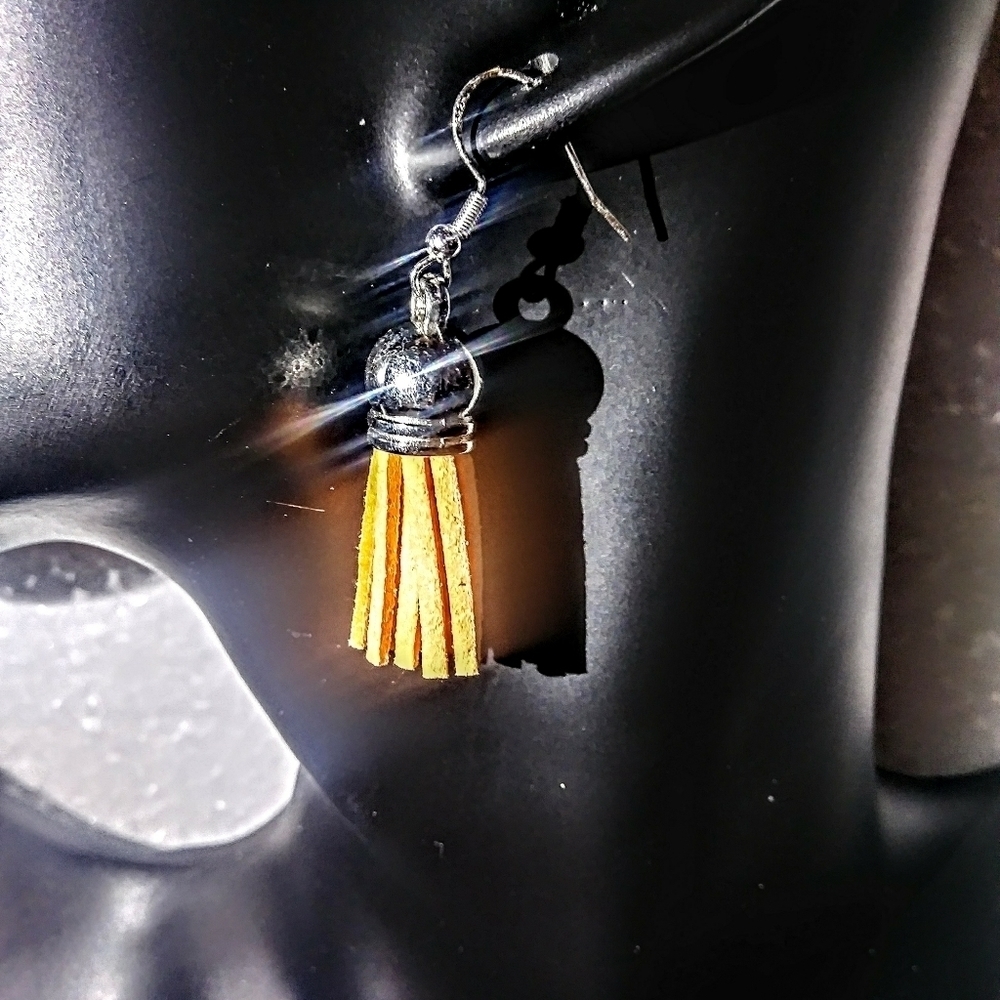 JovitaSpring Mellon tassels
